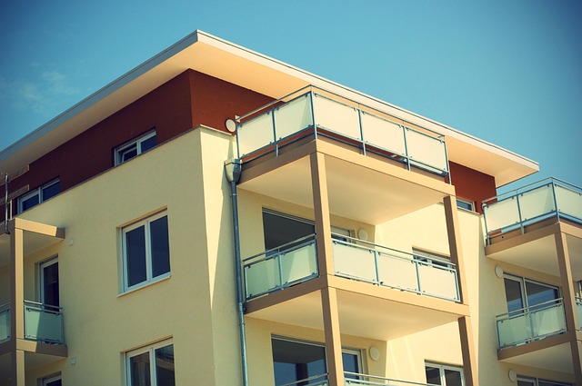 bytový dům, balkony
